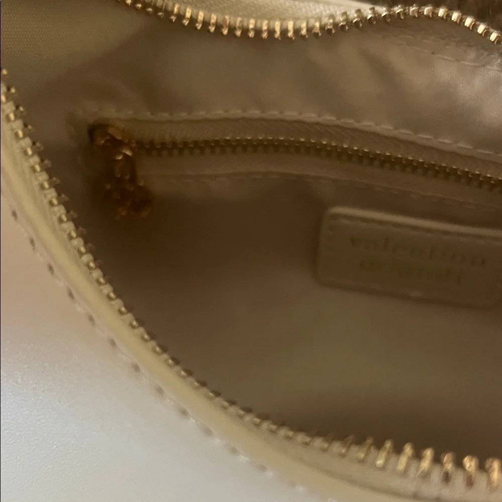 NEW WITH TAGS Valentino Orlandi Cream Shoulder Bag with Gold Accents - Picture 11 of 16